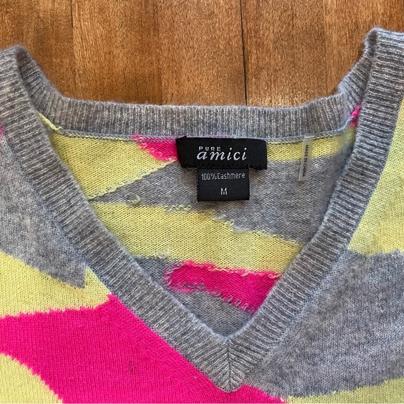 Pure Amici 100% cashmere V-neck sweater in pink/gray/yellow camouflage print - Picture 3 of 6